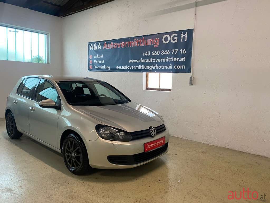 2009' Volkswagen Golf photo #1