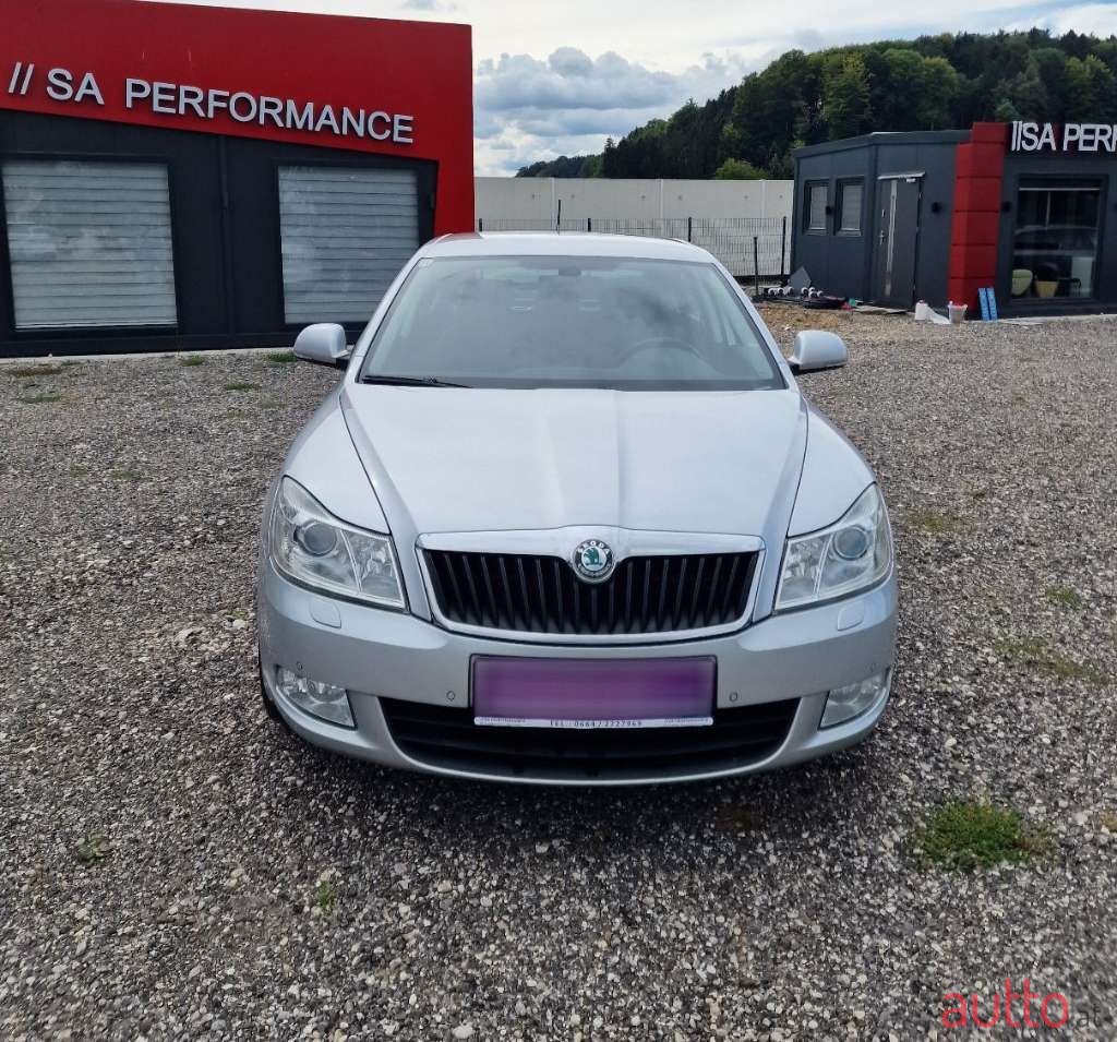 2011' Skoda Octavia photo #2