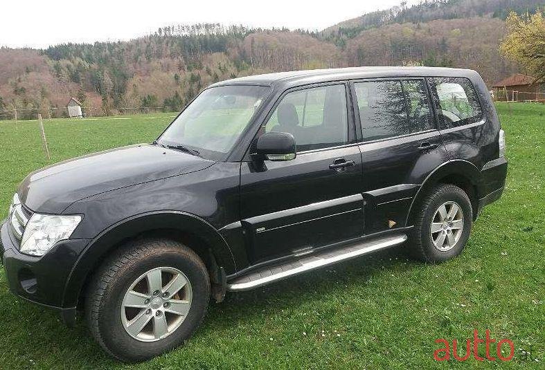 2008' Mitsubishi Pajero photo #1