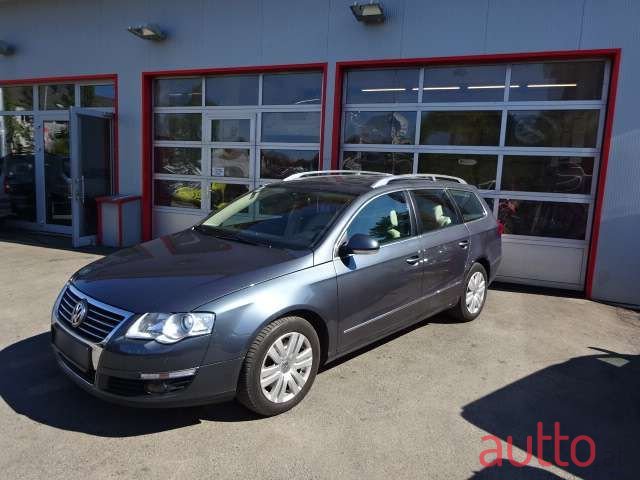 2010' Volkswagen Passat photo #2