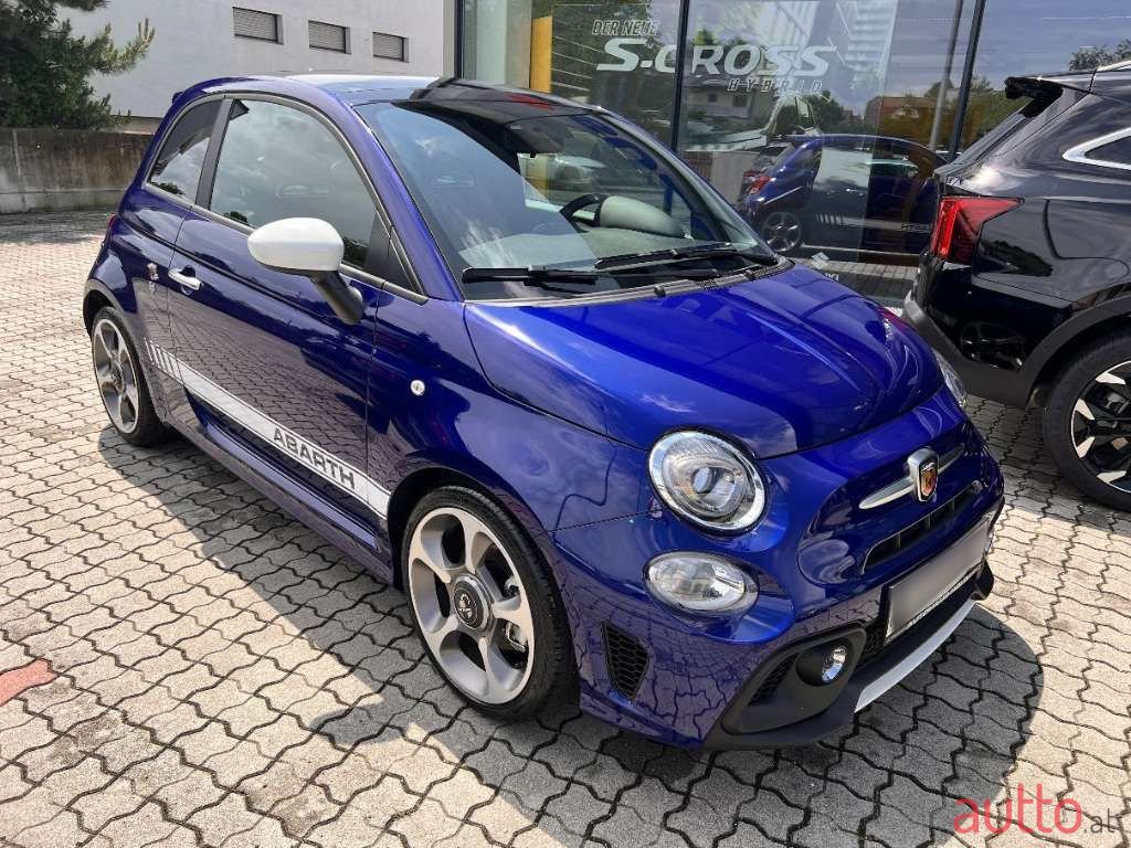 2021' Fiat 500 Abarth photo #2