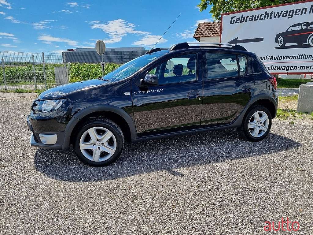 2016' Dacia Sandero photo #3