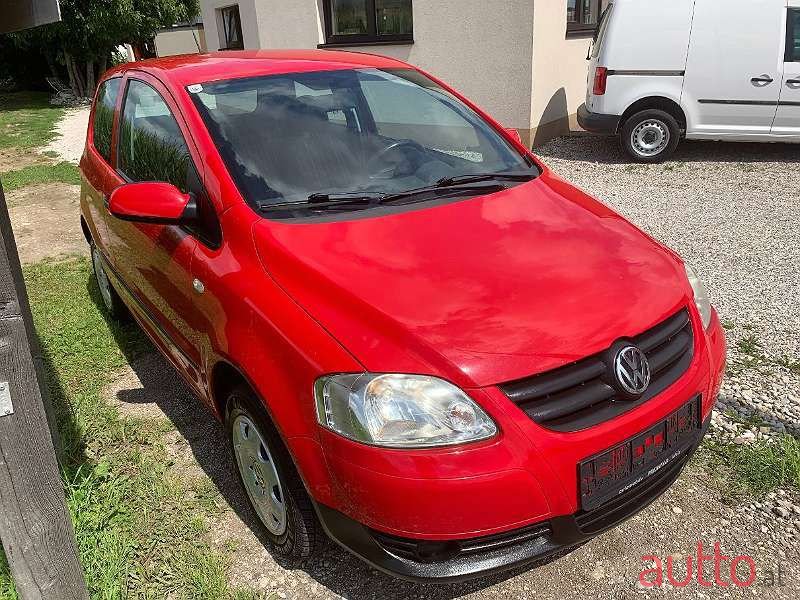 2007' Volkswagen Fox photo #1