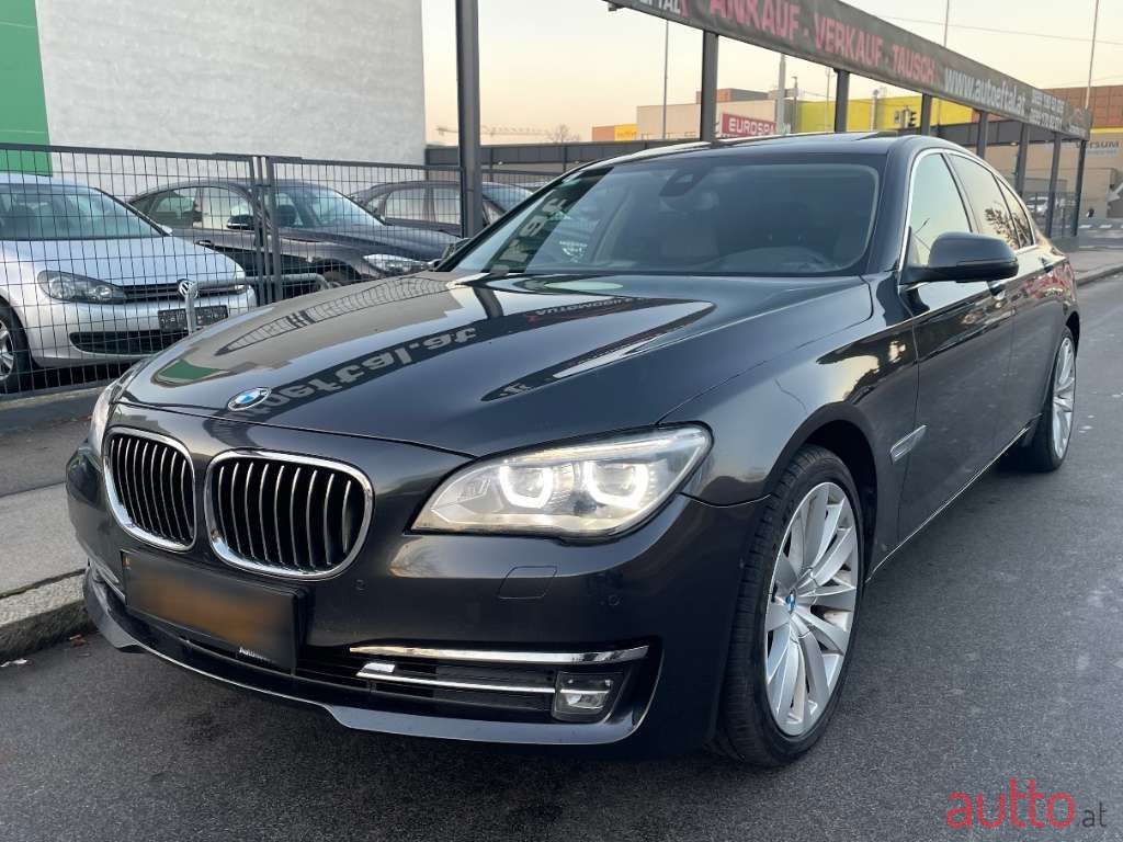 2015' BMW 7Er-Reihe photo #2
