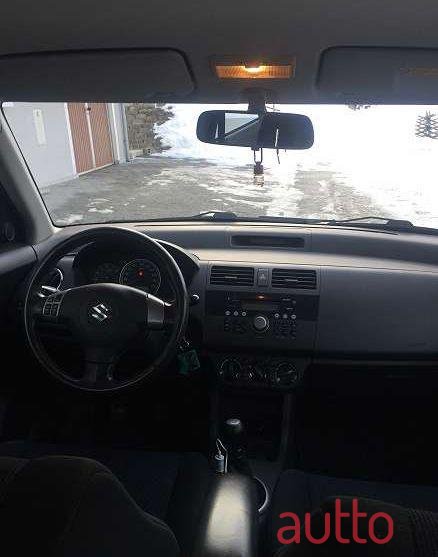 2007' Suzuki Swift photo #1