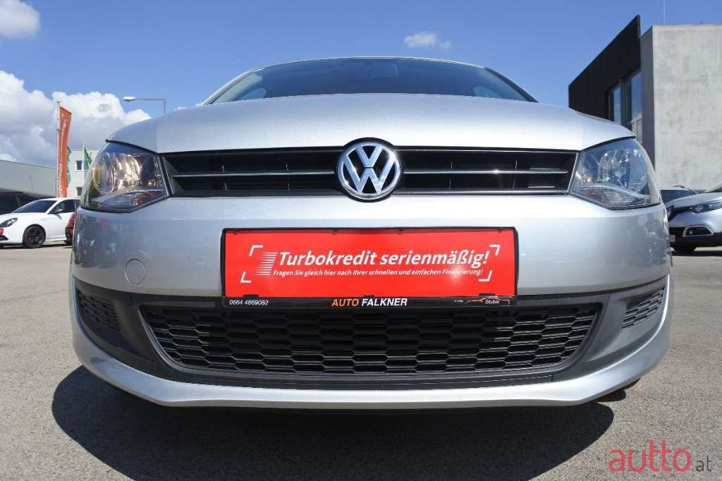 2010' Volkswagen Polo photo #4