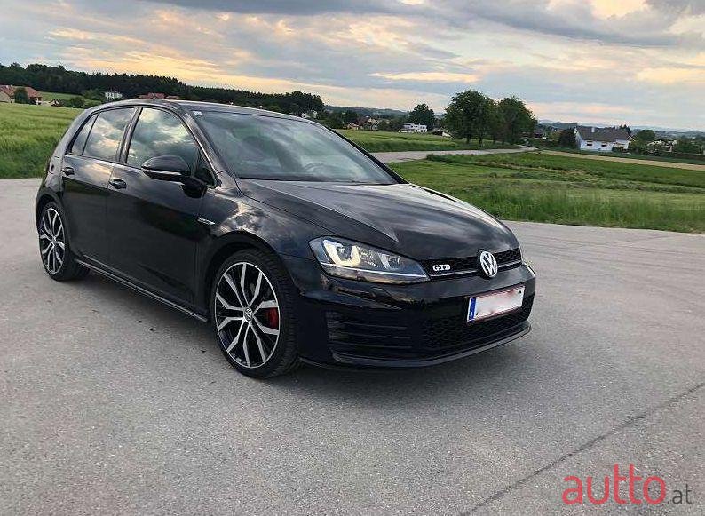 2015' Volkswagen Golf photo #1