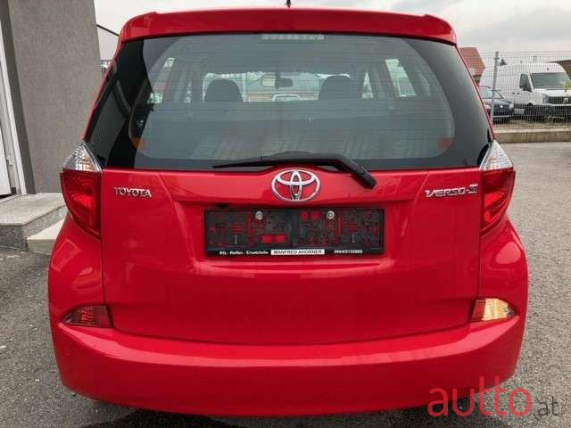 2011' Toyota Verso photo #5