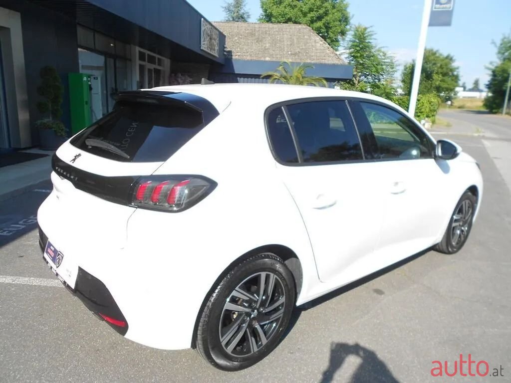 2020' Peugeot 208 photo #4