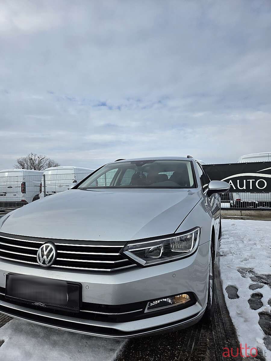 2018' Volkswagen Passat photo #3