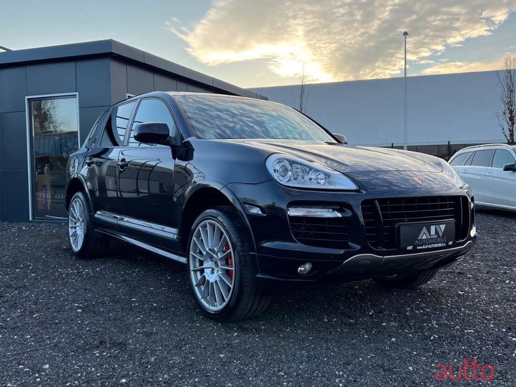 2008' Porsche Cayenne photo #1