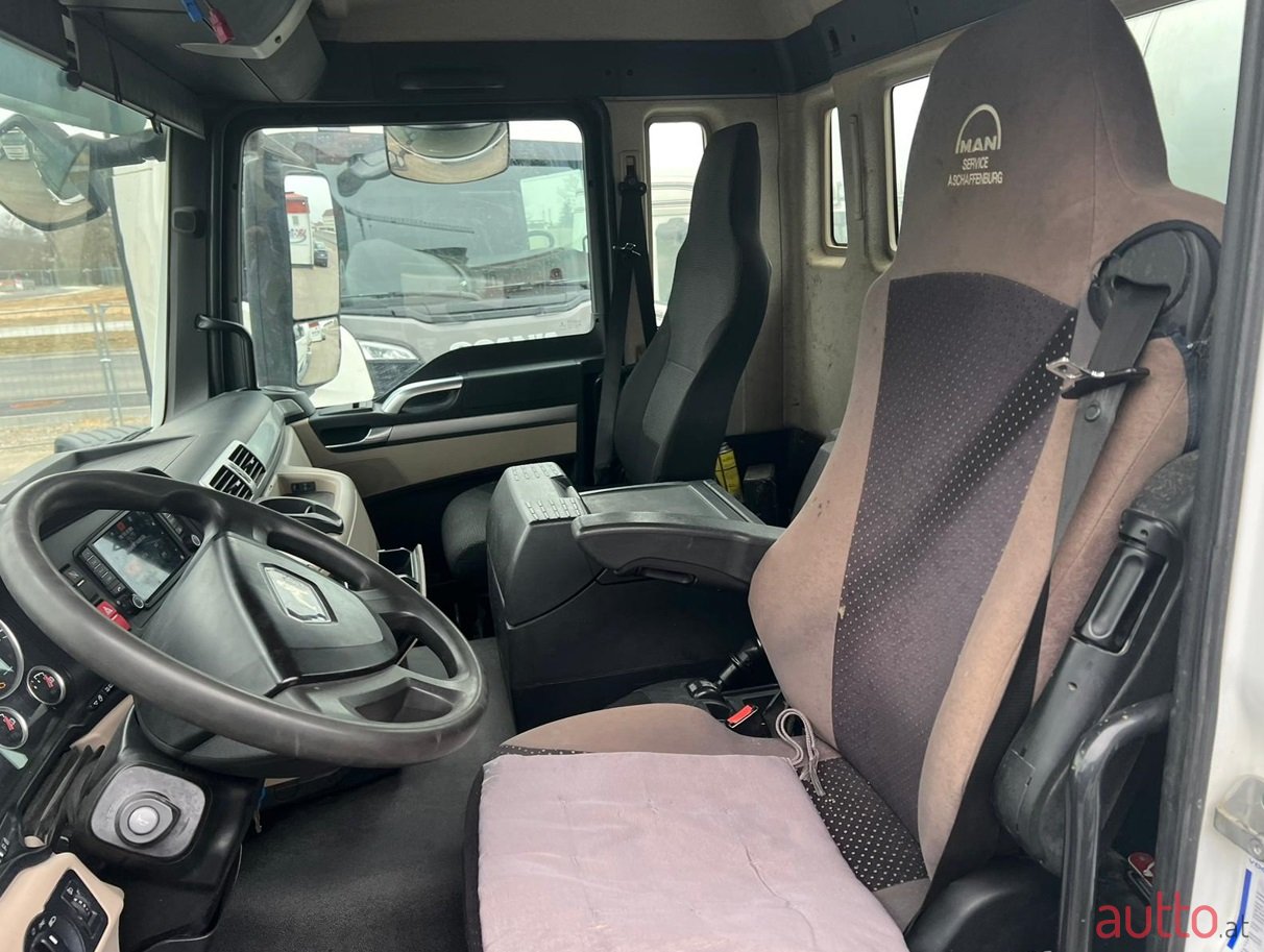 2017' MAN TGS 32.420 photo #3