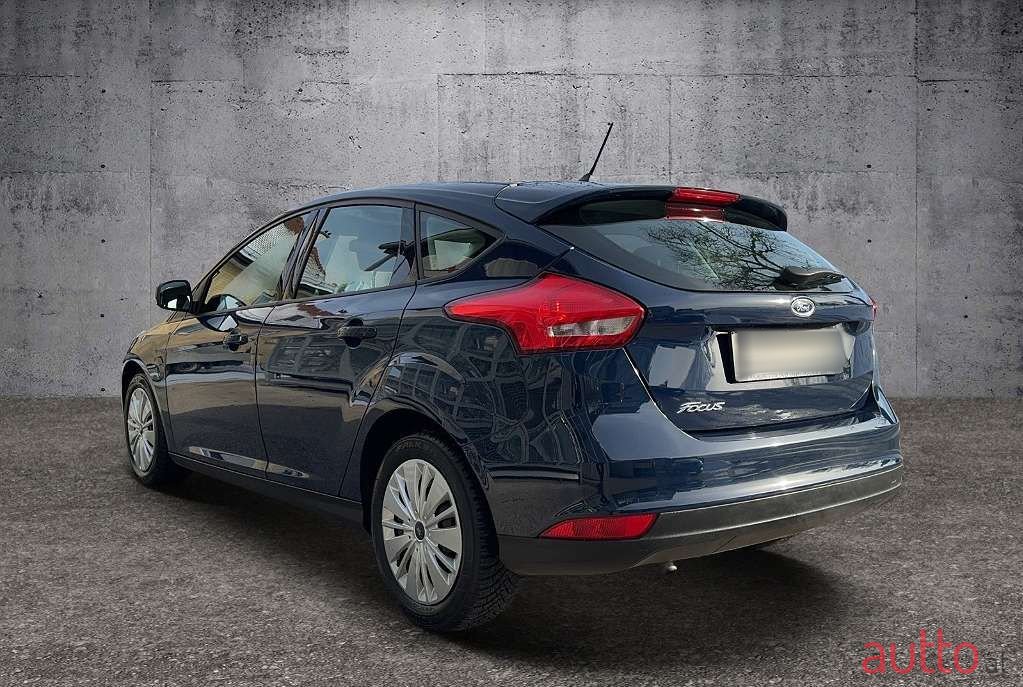 2017' Ford Focus photo #3