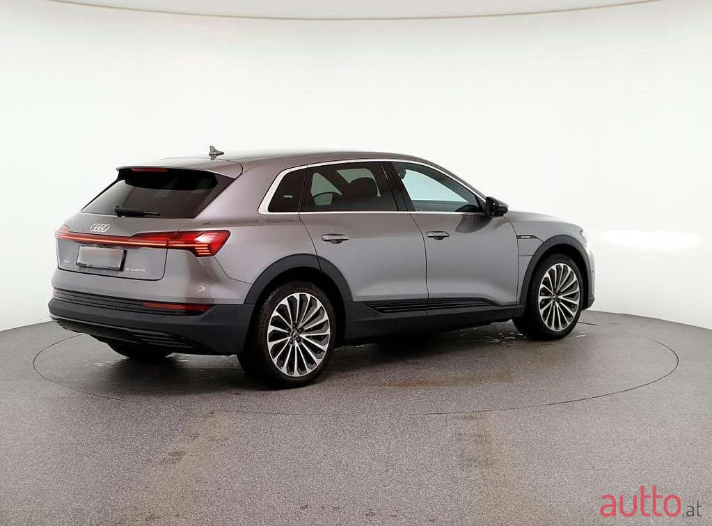 2022' Audi e-tron photo #6