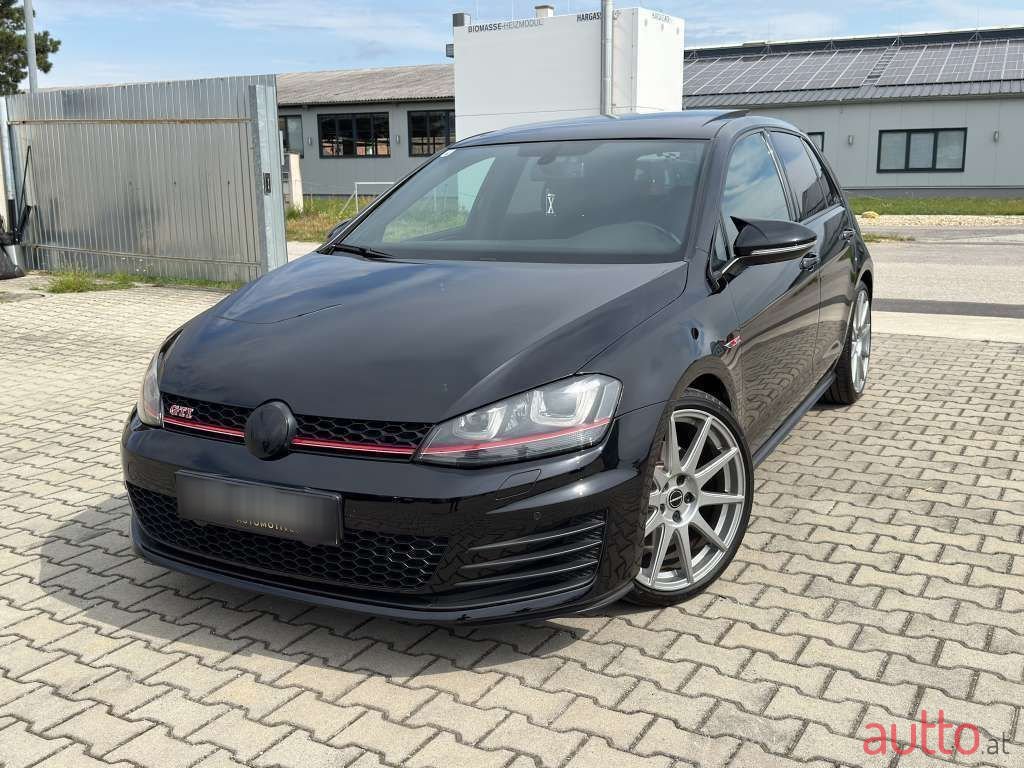 2015' Volkswagen Golf photo #1