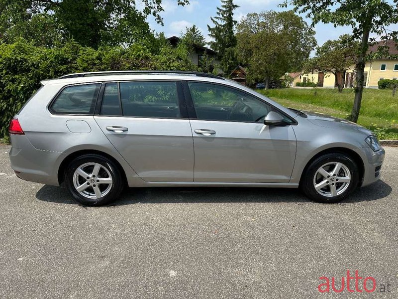 2016' Volkswagen Golf photo #3