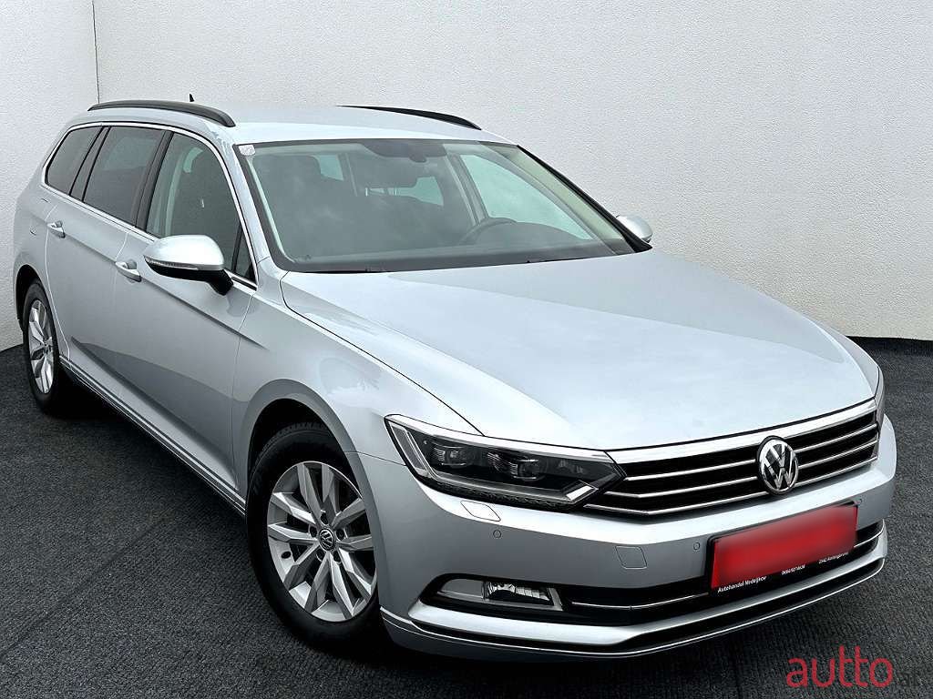 2019' Volkswagen Passat photo #1