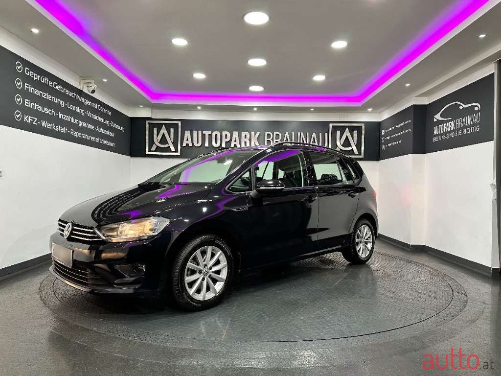 2015' Volkswagen Golf photo #2