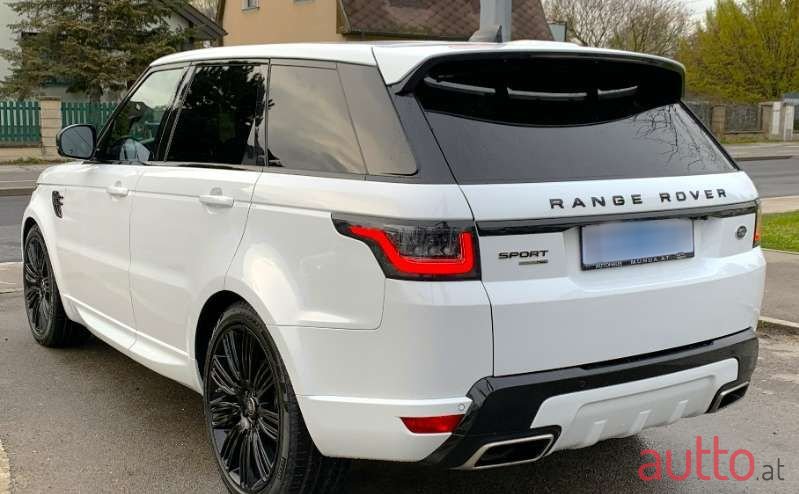 2019' Land Rover Range Rover photo #4