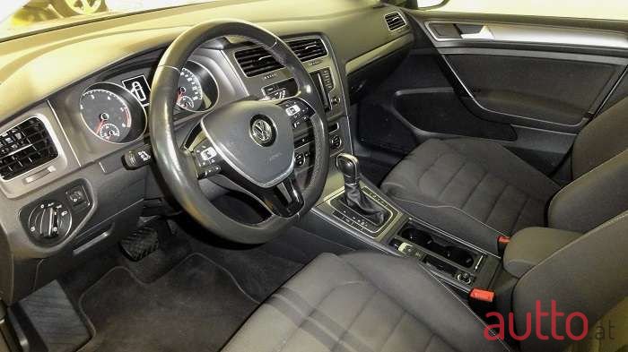 2016' Volkswagen Golf photo #5