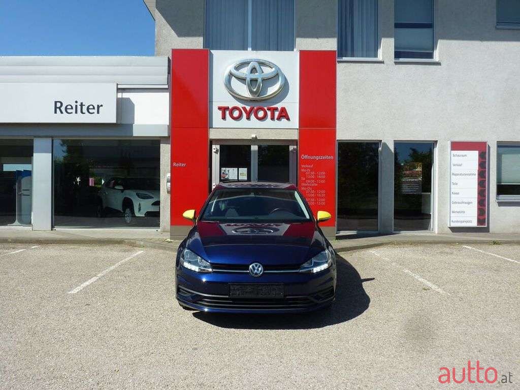 2018' Volkswagen Golf photo #1