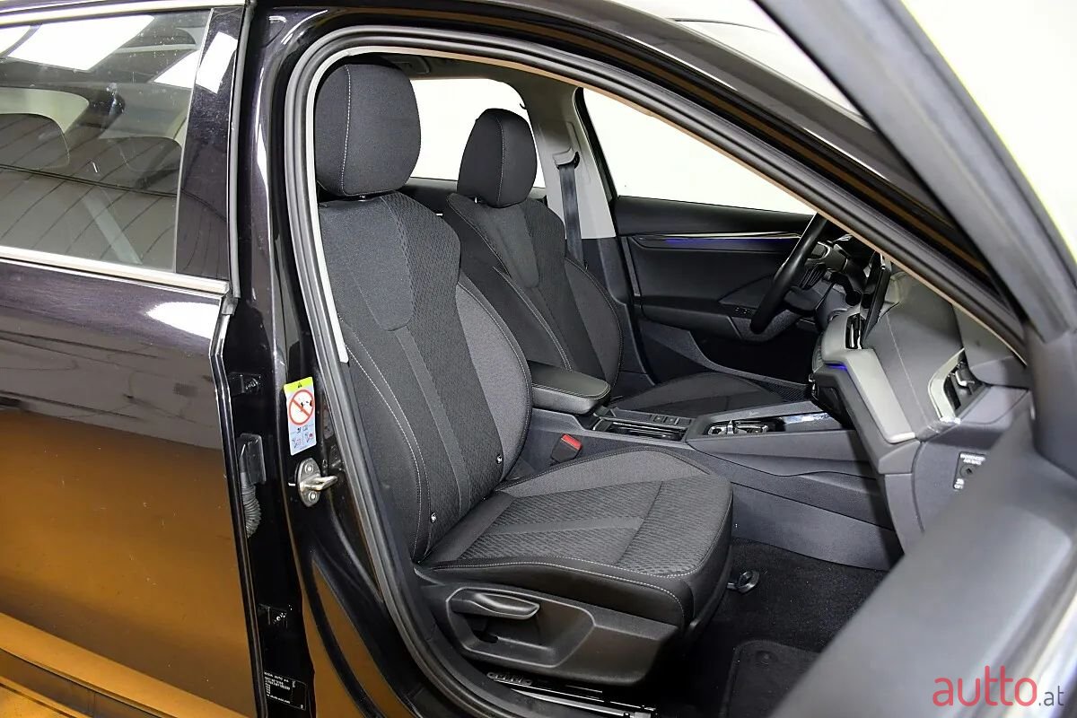 2021' Skoda Octavia photo #3