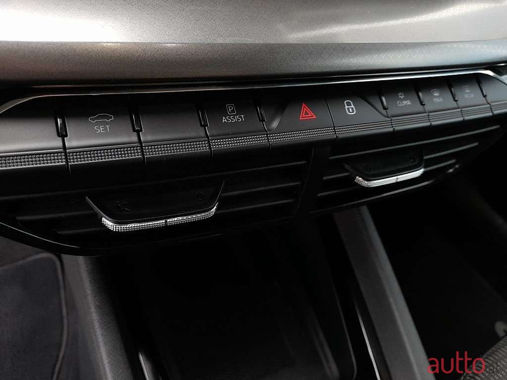2020' Skoda Octavia photo #6