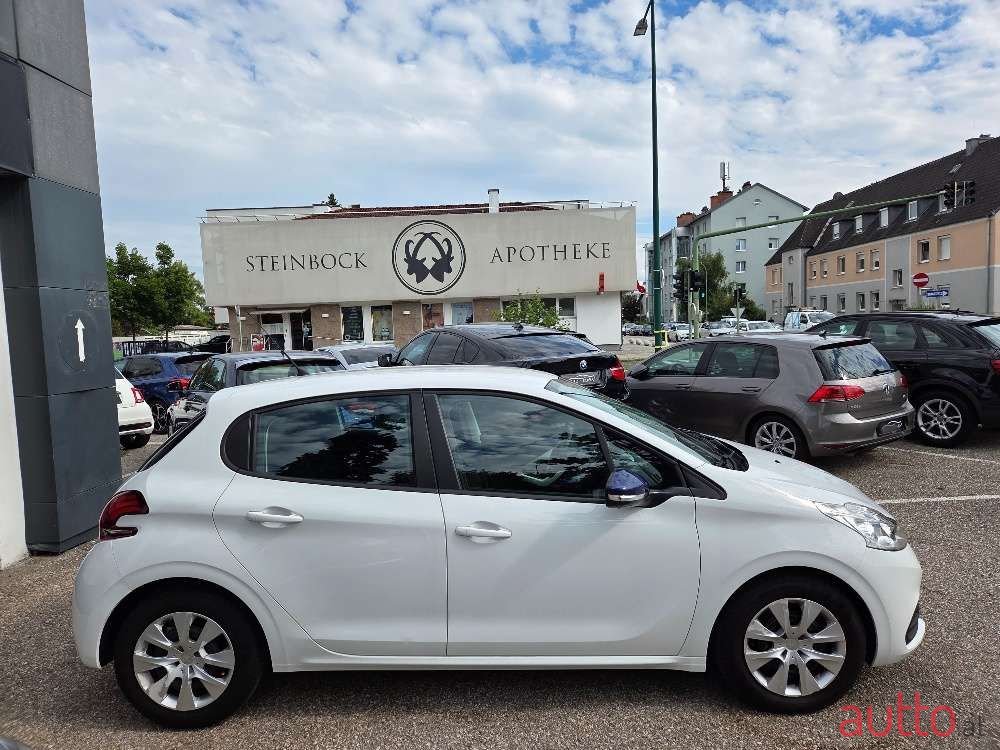2017' Peugeot 208 photo #5