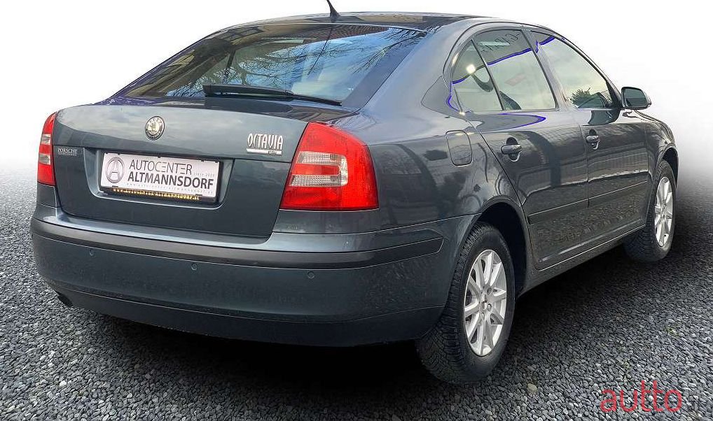 2005' Skoda Octavia photo #2