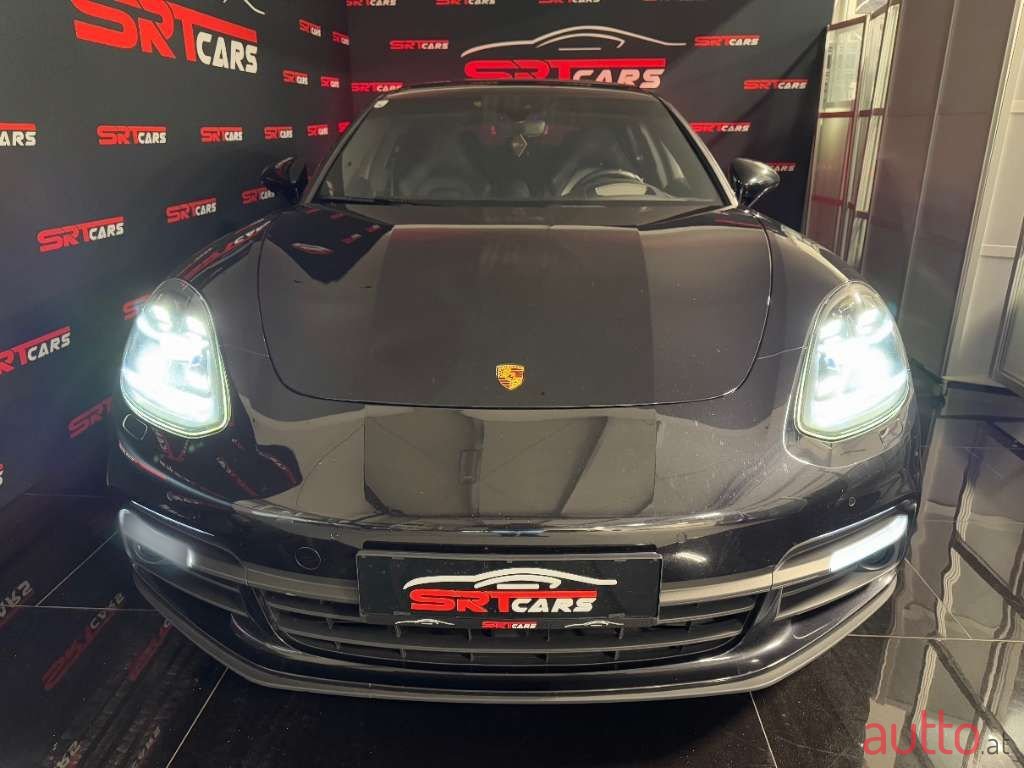 2020' Porsche Panamera photo #3