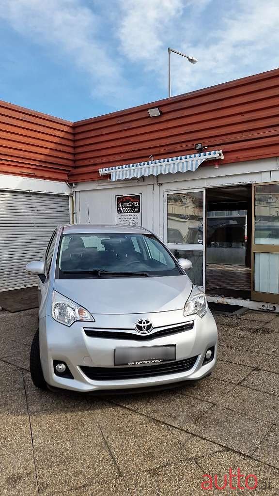 2012' Toyota Verso photo #3