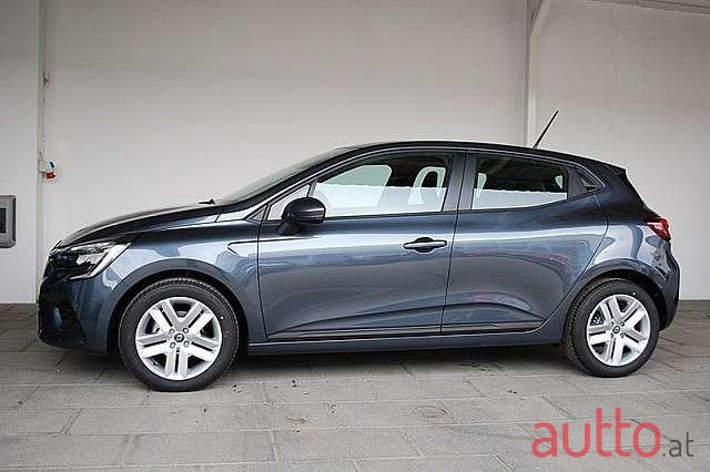 2022' Renault Clio photo #2