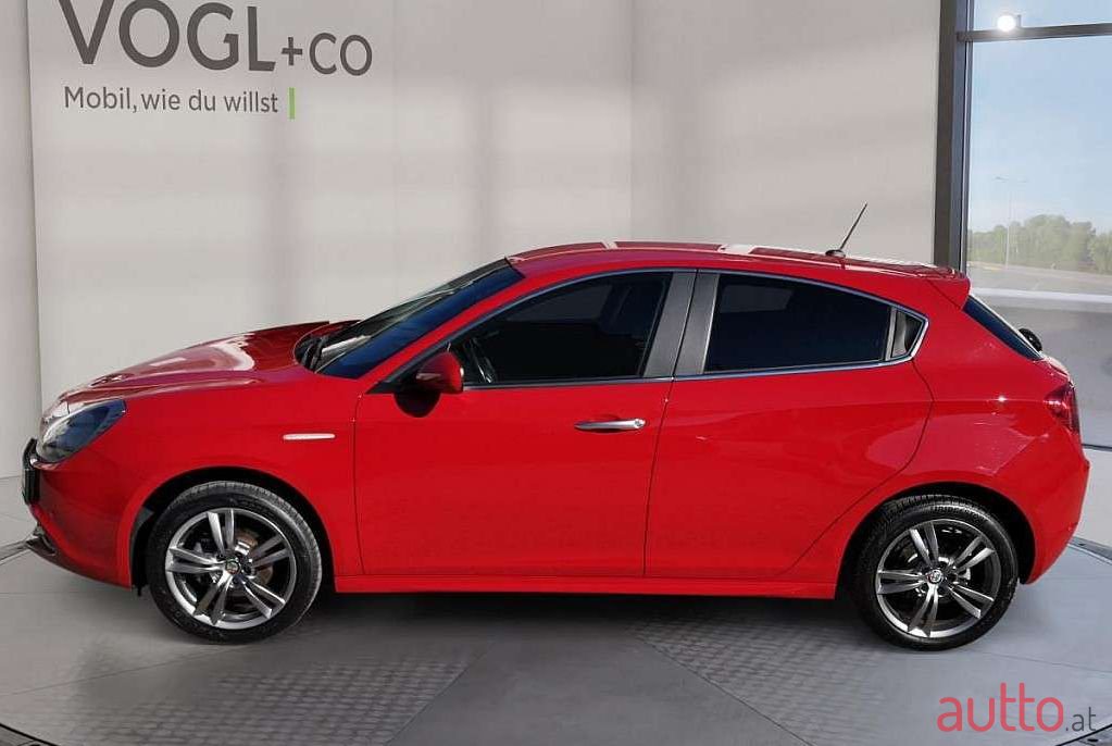 2018' Alfa Romeo Giulietta photo #2