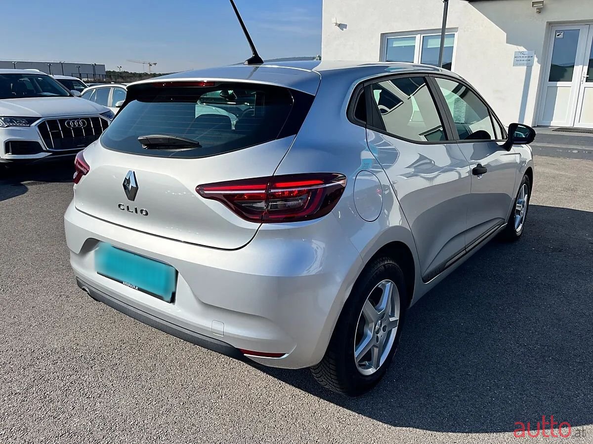 2023' Renault Clio photo #4
