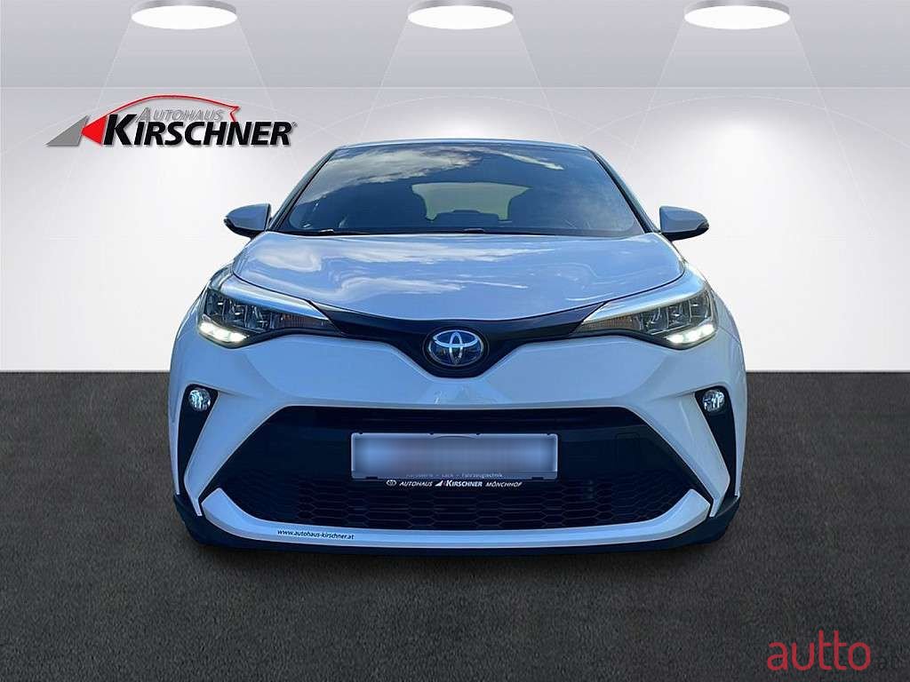 2020' Toyota C-HR photo #2