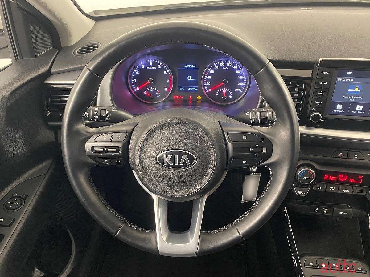 2020' Kia Stonic photo #6