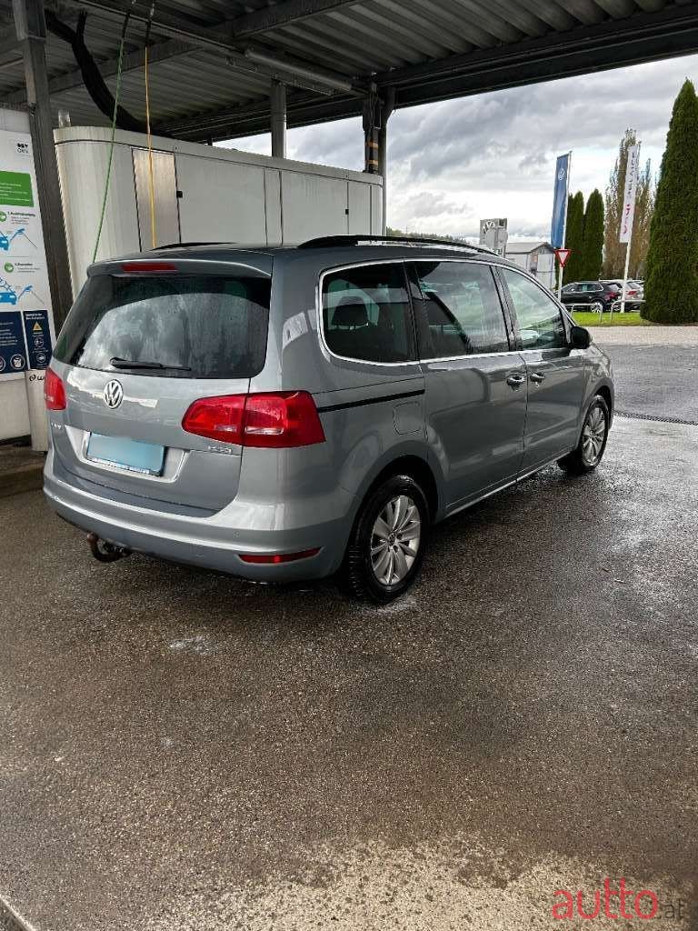 2010' Volkswagen Sharan photo #4