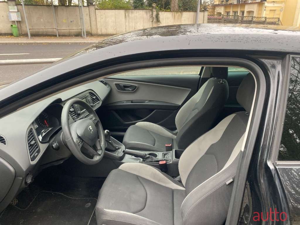 2013' SEAT Leon photo #5