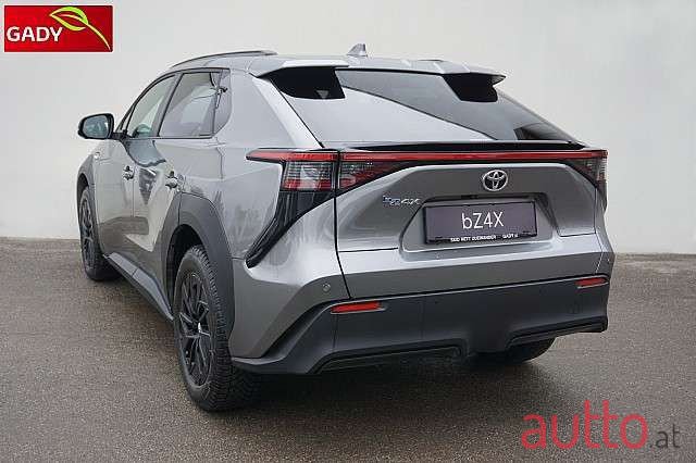 2023' Toyota bZ4X photo #2