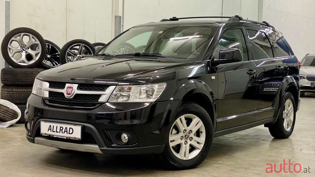 2012' Fiat Freemont photo #1