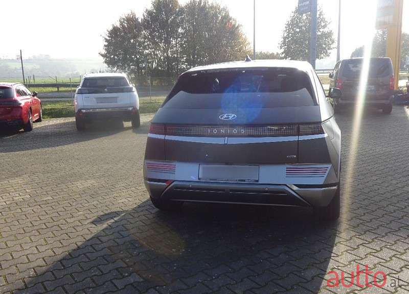 2022' Hyundai Ioniq 5 photo #5