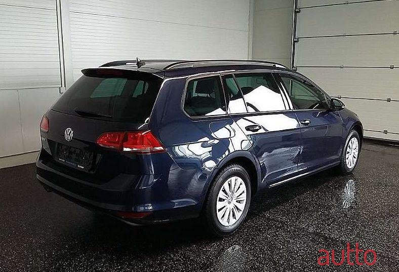 2016' Volkswagen Golf photo #1