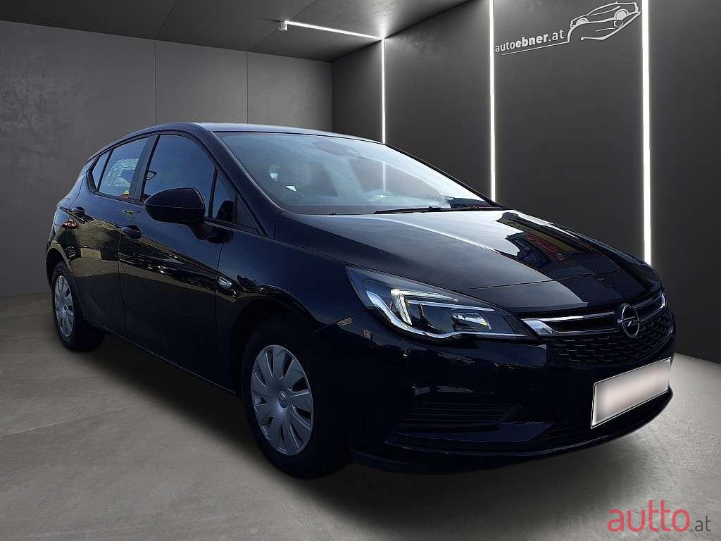 2018' Opel Astra photo #3