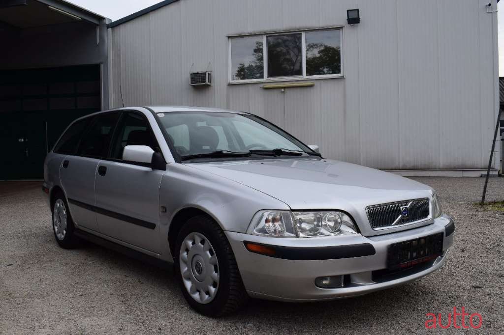 2000' Volvo V40 photo #5