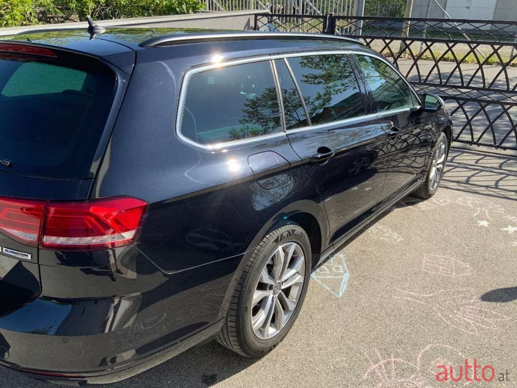 2015' Volkswagen Passat photo #3