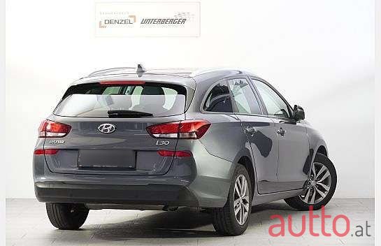 2019' Hyundai i30 photo #4