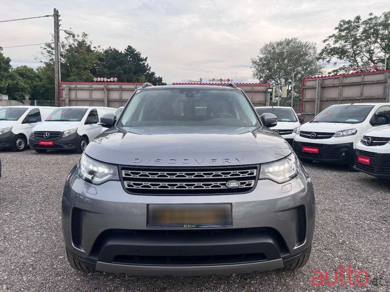 2019' Land Rover Discovery photo #6