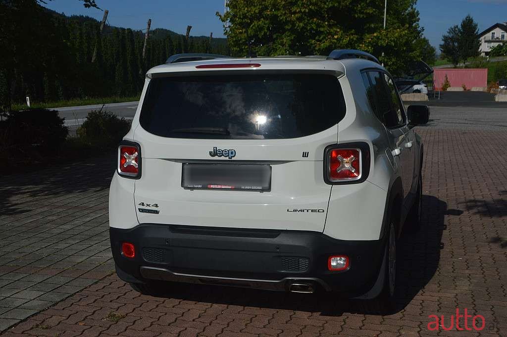 2015' Jeep Renegade photo #4