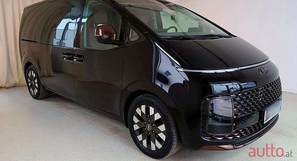 2022' Hyundai Staria photo #1