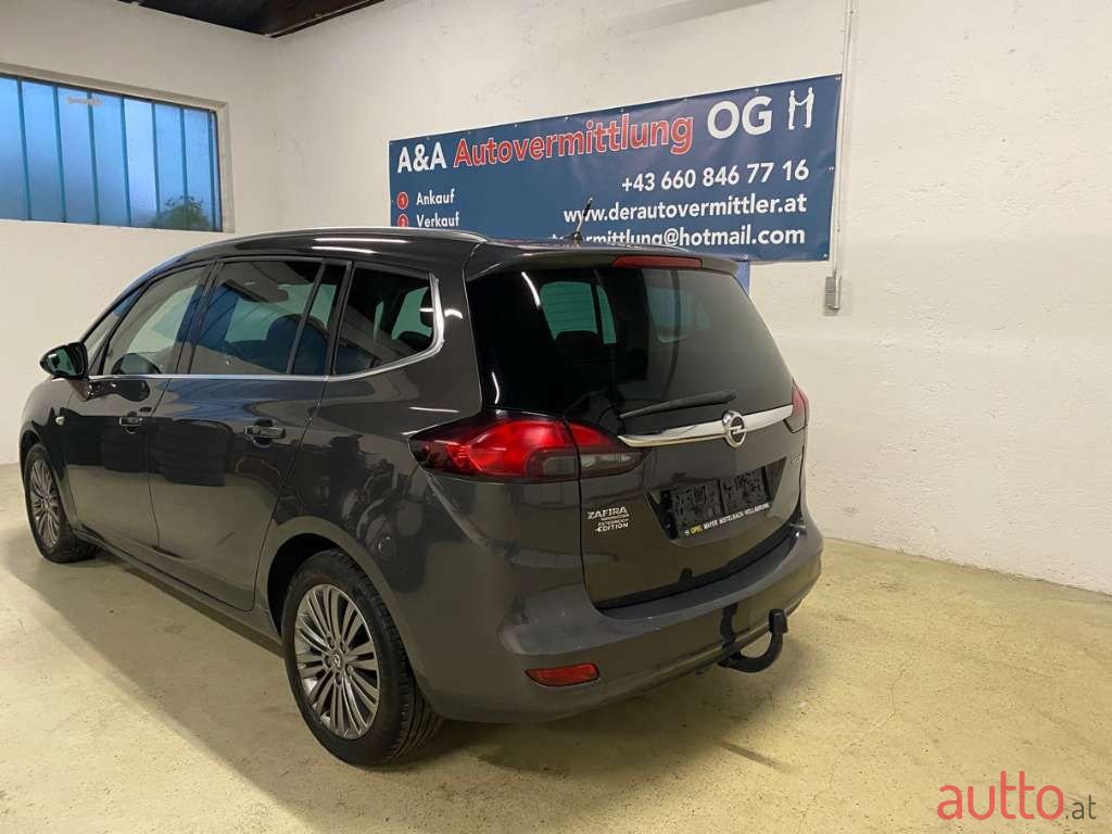 2014' Opel Zafira photo #4